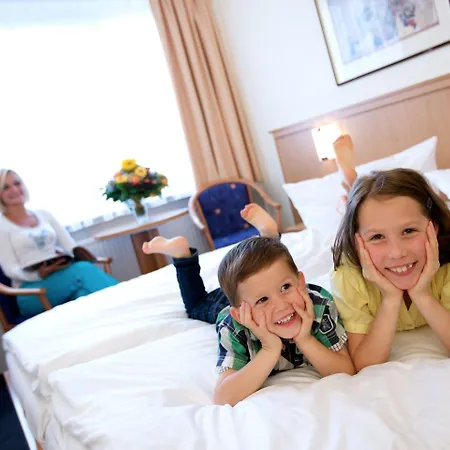 Ahorn Am Fichtelberg מלון